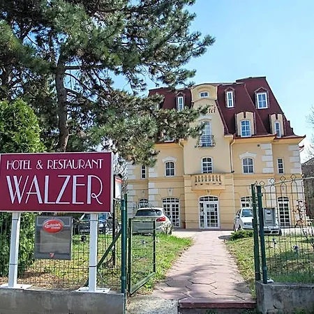 Walzer فندق